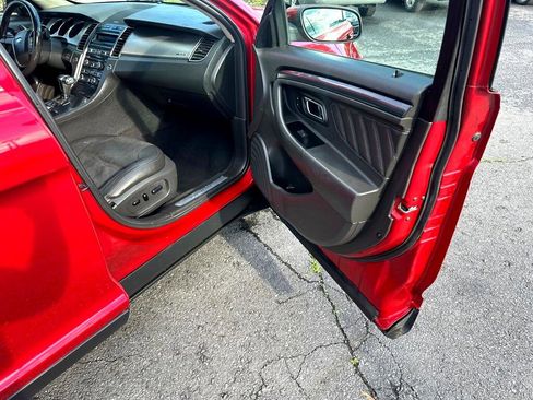 Used 2010 Ford Taurus SHO image 24