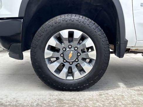 Used 2024 Chevrolet Silverado 2500 Custom w/ Custom Value Package AWD/4WD image 28