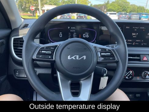 Used 2025 Kia Seltos LX AWD/4WD image 18