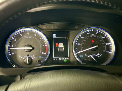 Used 2019 Toyota Highlander Limited image 34