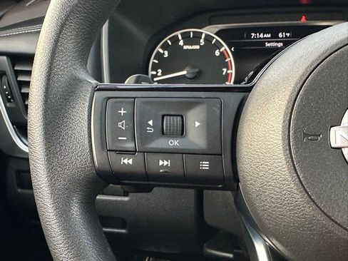 Used 2023 Nissan Rogue SV image 38