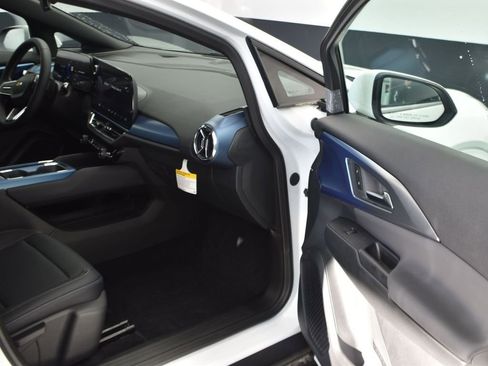 New 2025 Chevrolet Equinox EV LT FWD image 20
