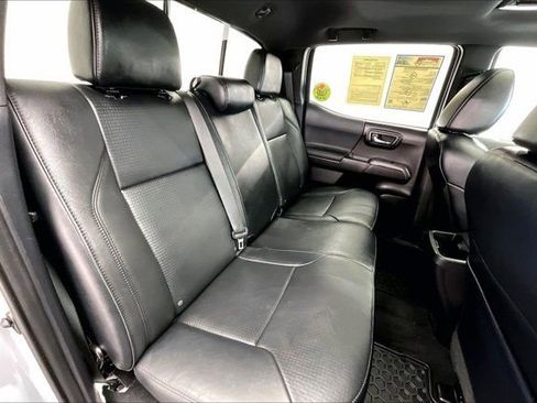 Used 2021 Toyota Tacoma TRD Sport image 19