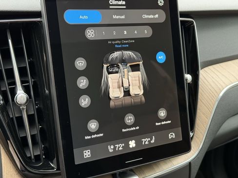 New 2026 Volvo XC60 B5 Core w/ Climate Package image 20