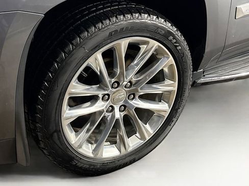 Used 2020 Cadillac Escalade Luxury image 16