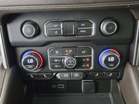 Used 2023 Chevrolet Tahoe Z71 image 19