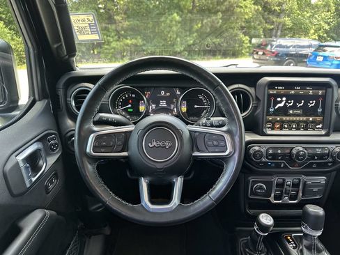 Used 2023 Jeep Wrangler Unlimited Sahara w/ Cold Weather Group AWD/4WD image 24