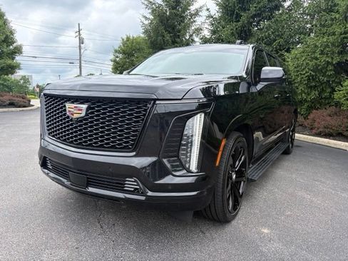 Certified 2025 Cadillac Escalade ESV Sport Platinum AWD/4WD image 1