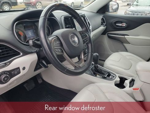 Used 2019 Jeep Cherokee Overland w/ Technology Group image 19