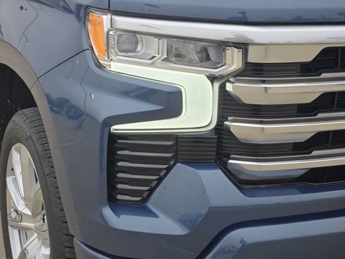 Used 2024 Chevrolet Silverado 1500 High Country w/ High Country Premium Package image 13