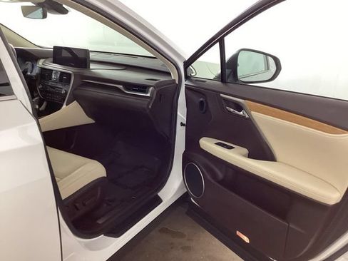 Used 2020 Lexus RX 350L Premium w/ Premium Package AWD/4WD image 17