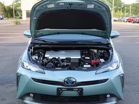 Used 2020 Toyota Prius XLE AWD/4WD image 12