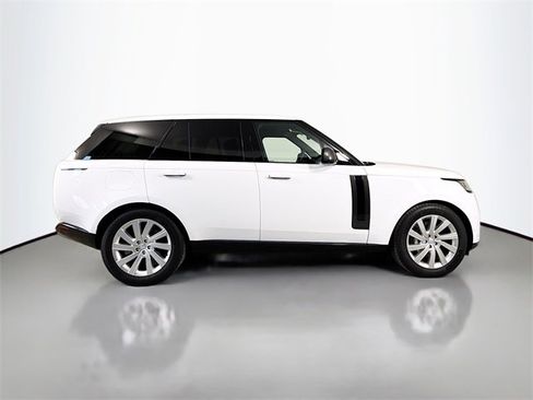 Certified 2023 Land Rover Range Rover SE image 4