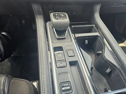 Used 2023 Nissan Pathfinder SL w/ SL Premium Package FWD image 24