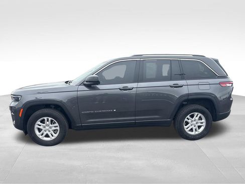 Used 2023 Jeep Grand Cherokee Laredo AWD/4WD image 6