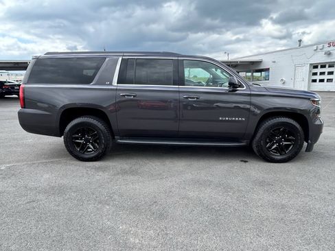 Used 2018 Chevrolet Suburban LT AWD/4WD image 3