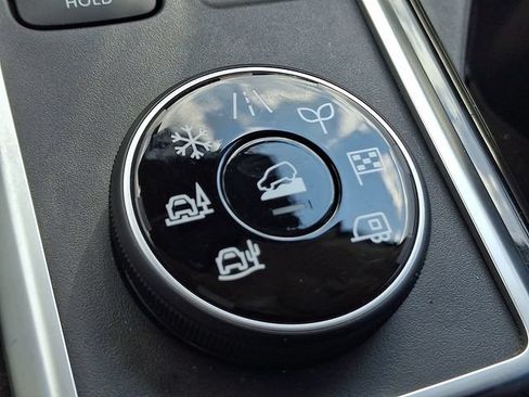 Used 2022 Nissan Pathfinder SL AWD/4WD image 27