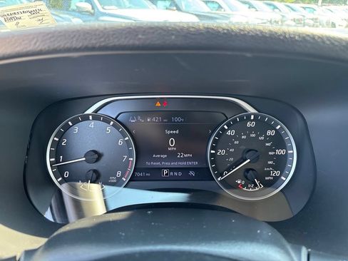 Used 2024 Nissan Frontier SL w/ Technology Package RWD image 10