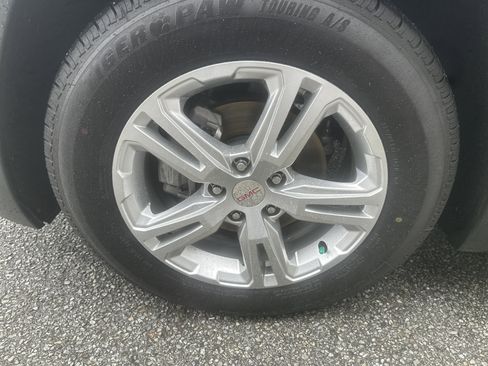 Used 2020 GMC Terrain SLE w/ Driver Convenience Package image 9