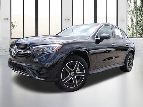 Certified 2026 Mercedes-Benz GLC 300 image 1
