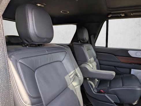 Used 2024 Lincoln Navigator Reserve image 21