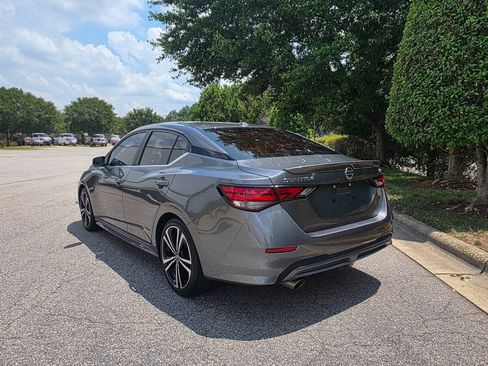 Used 2021 Nissan Sentra SR w/ SR Premium Package FWD image 3