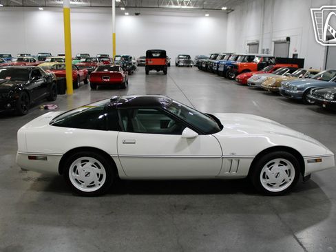 Used 1988 Chevrolet Corvette Coupe image 30