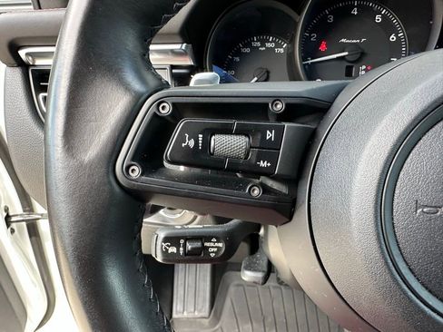 Certified 2023 Porsche Macan Turbo AWD/4WD image 18