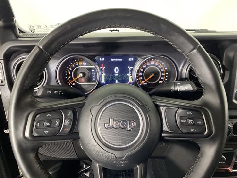 Used 2022 Jeep Gladiator Sport image 19