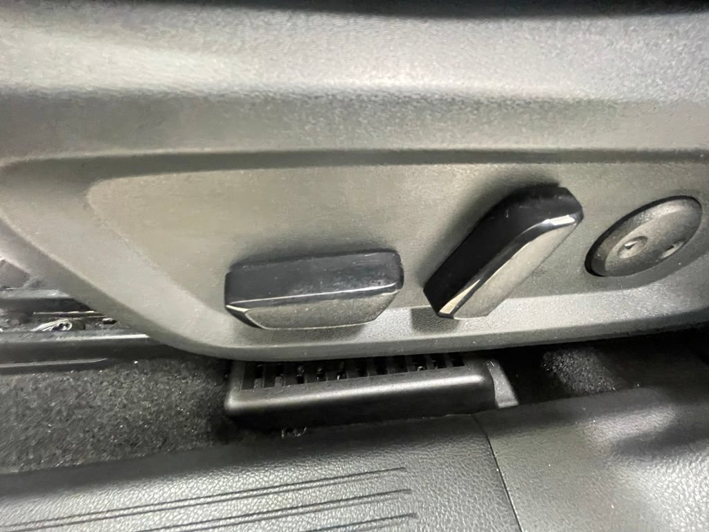Used 2026 Nissan Rogue SL AWD/4WD image 16