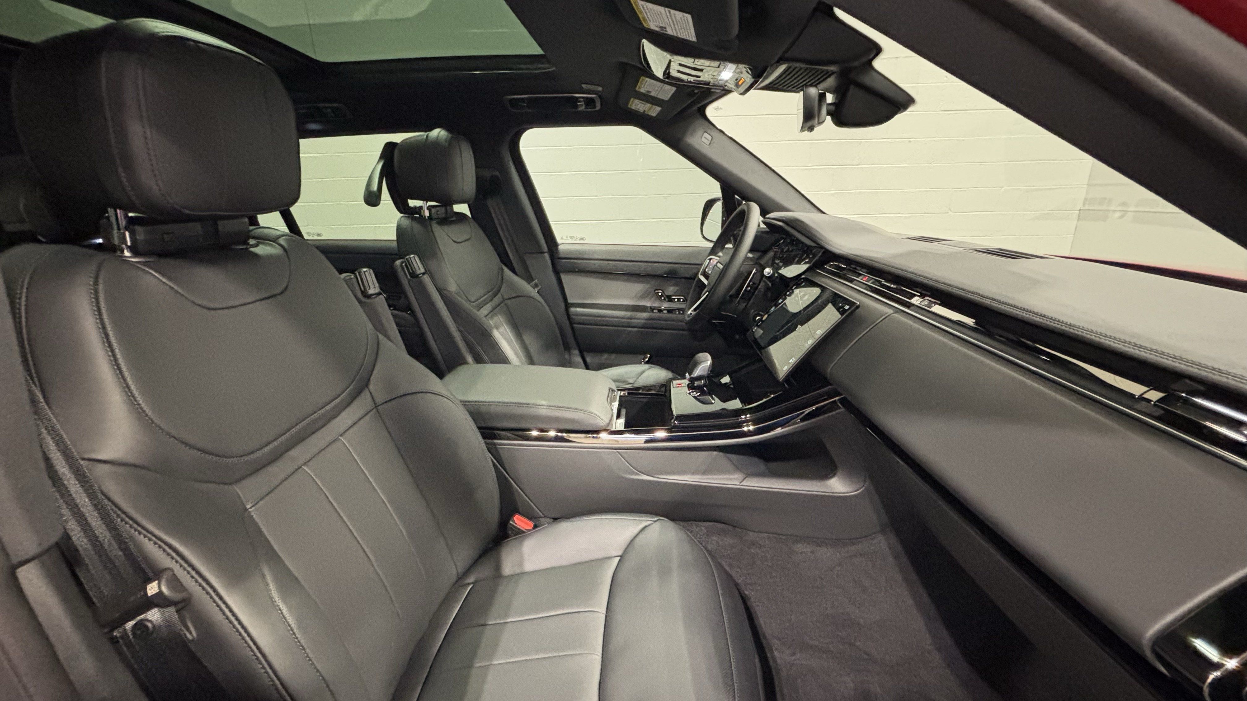 New 2026 Land Rover Range Rover Sport SE AWD/4WD image 14