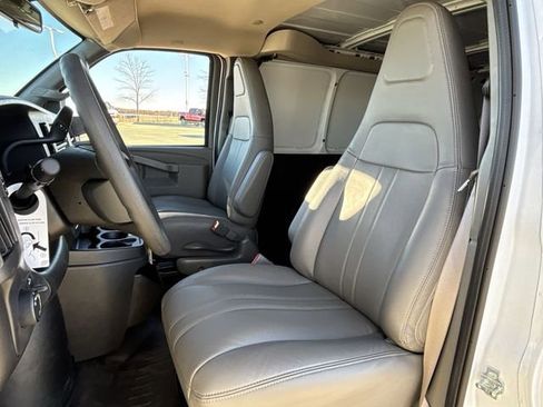 New 2025 Chevrolet Express 2500 Work Van w/ Safety Package image 20