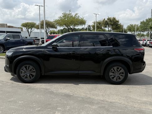 Used 2022 Nissan Pathfinder S FWD image 8