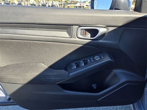 Used 2023 Honda Civic Sport image 19