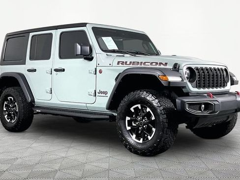 Used 2024 Jeep Wrangler Unlimited Rubicon w/ Technology Group AWD/4WD image 3
