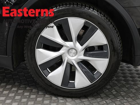 Used 2021 Tesla Model Y Long Range image 30