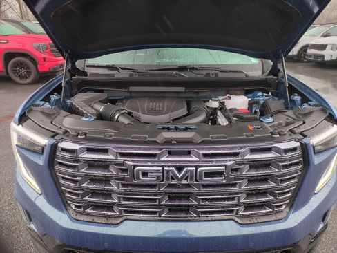 New 2026 GMC Acadia Denali Ultimate w/ LPO, Floor Liner Package AWD/4WD image 17
