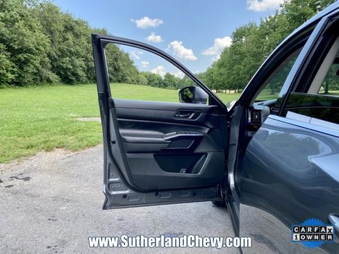 Used 2024 Nissan Pathfinder SV image 14