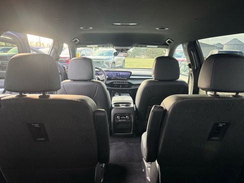 Used 2025 Buick Enclave Preferred image 14