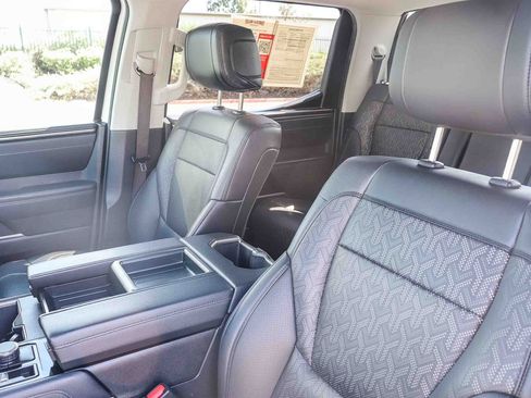 Used 2023 Toyota Tundra Limited AWD/4WD image 31