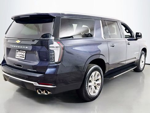 Certified 2025 Chevrolet Suburban Premier AWD/4WD image 4