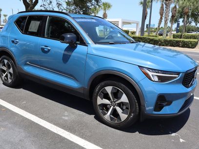 Certified 2023 Volvo XC40 B5 Ultimate w/ Climate Package