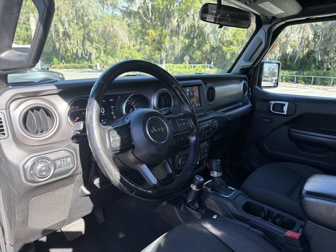 Used 2020 Jeep Gladiator Sport w/ Quick Order Package 24S image 21