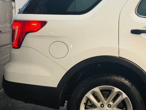 Used 2016 Ford Explorer FWD image 6