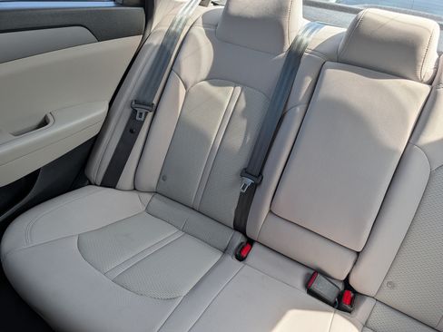 Used 2018 Hyundai Sonata SE FWD image 12