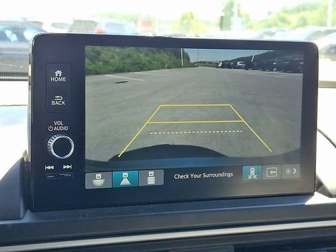 Certified 2025 Honda Pilot Touring image 15