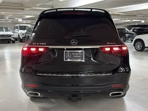 Used 2024 Mercedes-Benz GLS 580 4MATIC image 8