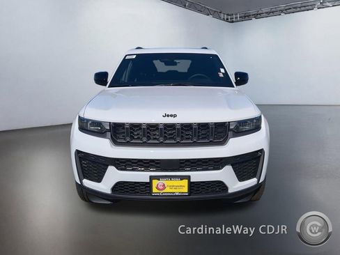 New 2026 Jeep Grand Cherokee Altitude AWD/4WD image 2