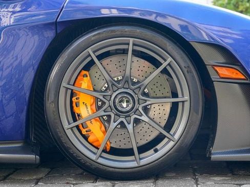 Used 2019 McLaren Senna image 34