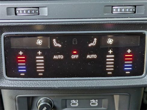 Used 2021 Audi SQ8 Premium Plus w/ SQ8 Black Optic Package image 15